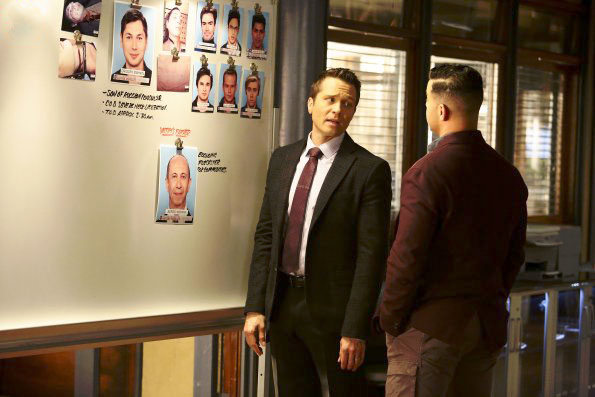 Castle : Bild Jon Huertas, Seamus Dever