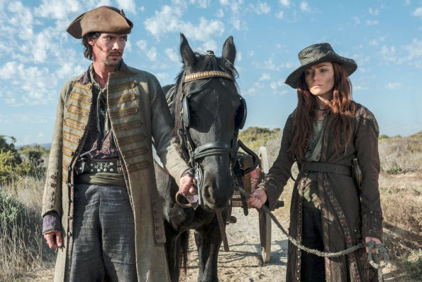 Black Sails : Bild Toby Schmitz, Clara Paget