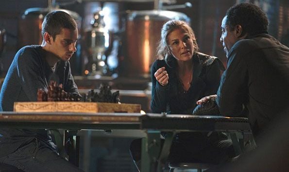 The 100 : Bild Isaiah Washington, Paige Turco