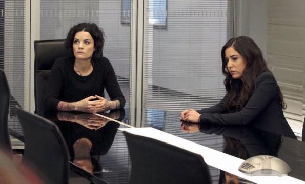 Blindspot : Bild Audrey Esparza, Jaimie Alexander