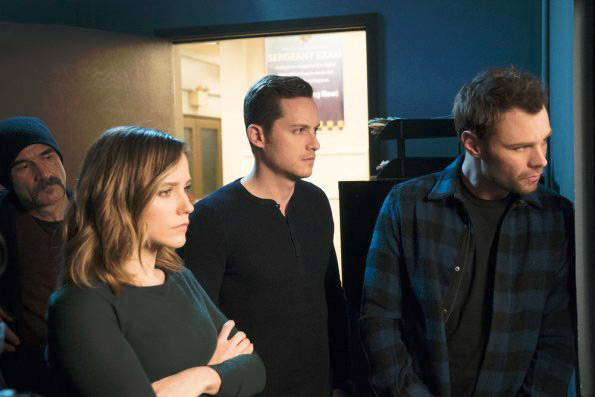 Chicago PD : Bild Jesse Lee Soffer, Sophia Bush, Elias Koteas