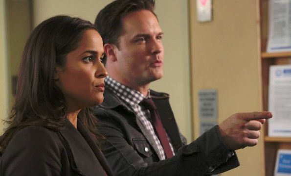 Rosewood : Bild Scott Porter, Jaina Lee Ortiz