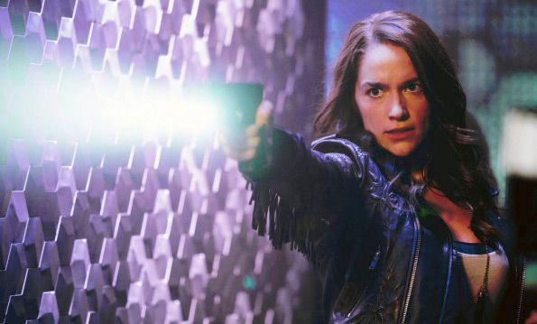 Wynonna Earp : Bild Melanie Scrofano