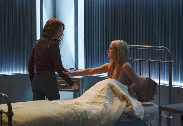 Vampire Diaries : Bild Scarlett Byrne, Teressa Liane