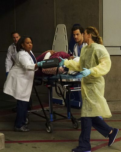 Grey's Anatomy - Die jungen Ärzte : Bild Giacomo Gianniotti, Chandra Wilson