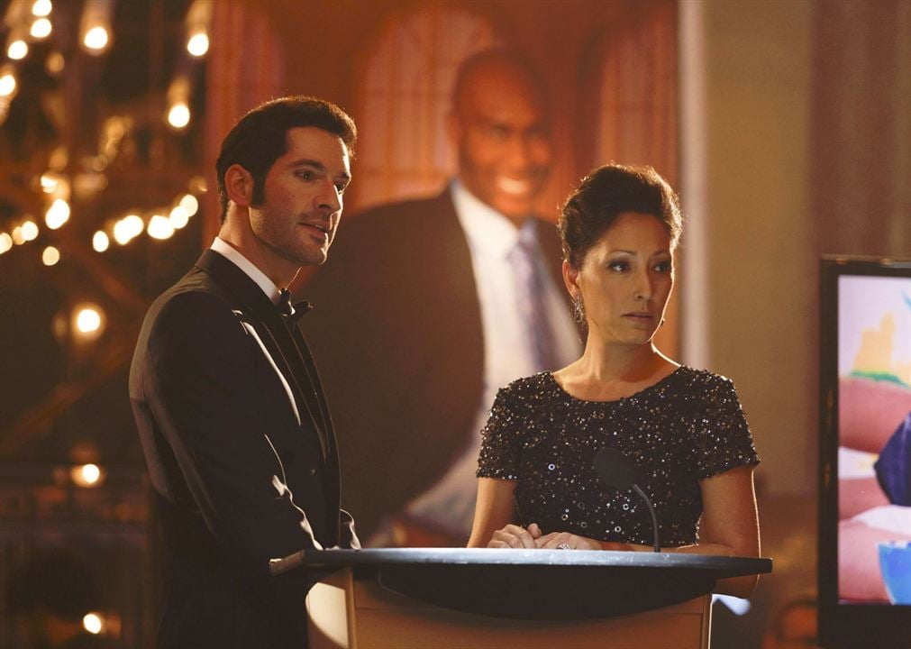 Lucifer : Bild Christina Chang, Tom Ellis