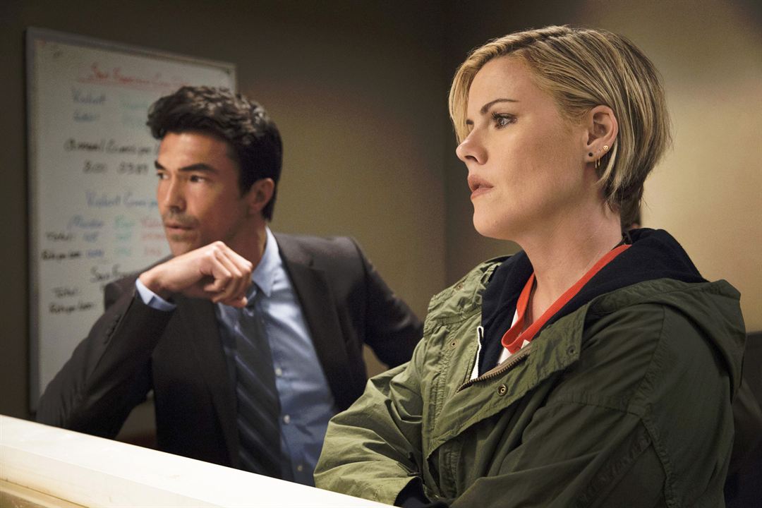 Murder In The First : Bild Ian Anthony Dale, Kathleen Robertson