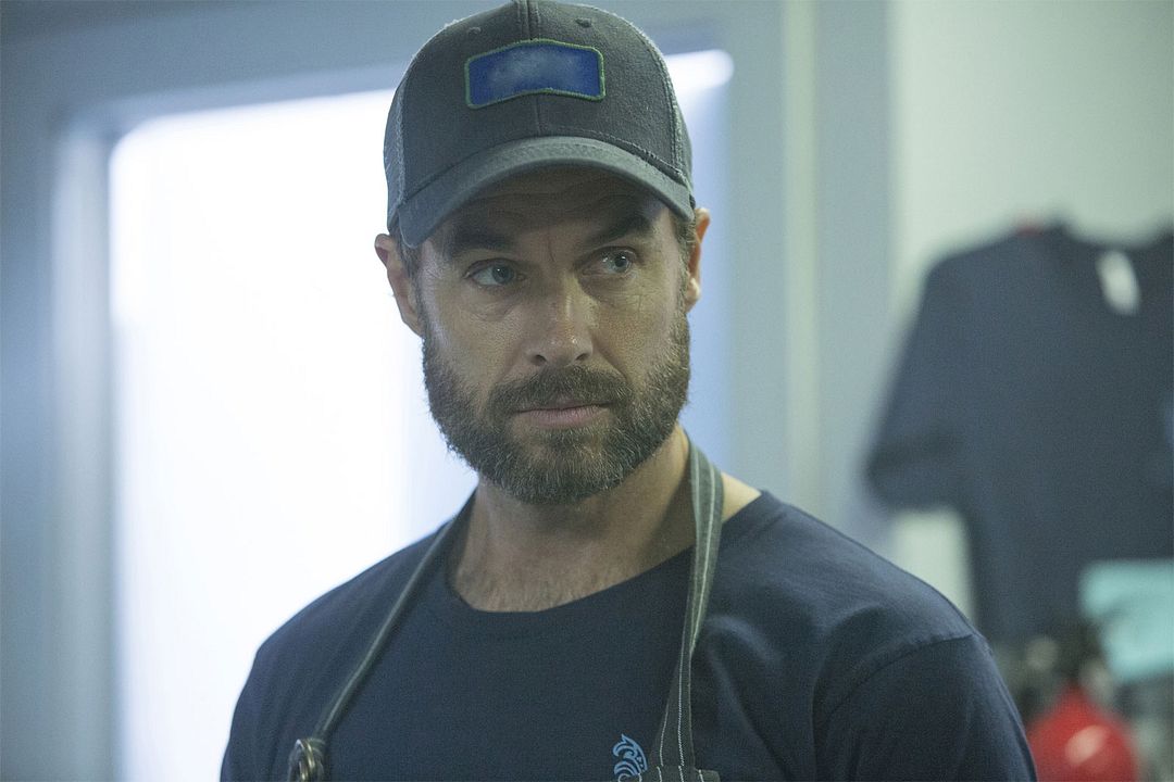 Looking : Bild Murray Bartlett