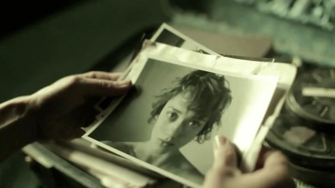 The Teller and the Truth : Bild