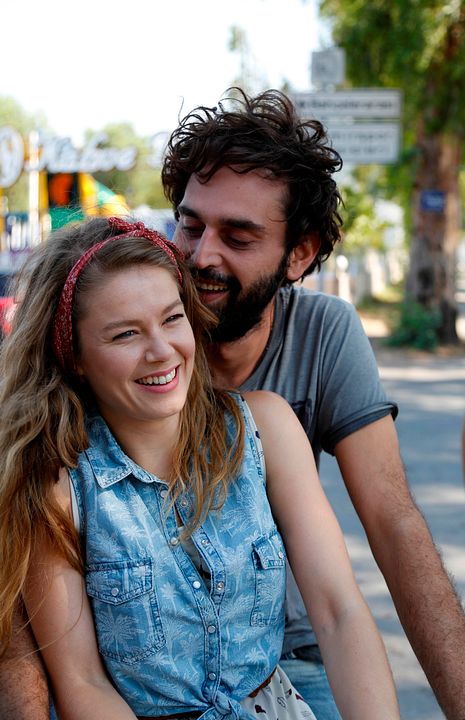 Çok Uzak Fazla Yakın : Bild