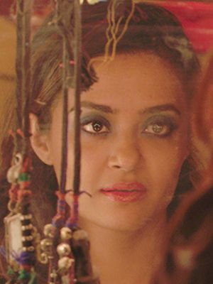 Kinoposter Surveen Chawla