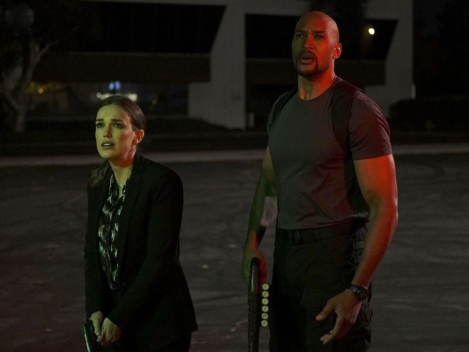 Marvel's Agents Of S.H.I.E.L.D. : Bild Elizabeth Henstridge, Henry Simmons