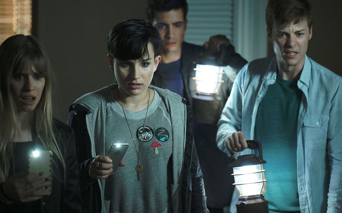 Scream : Bild Carlson Young, Bex Taylor-Klaus