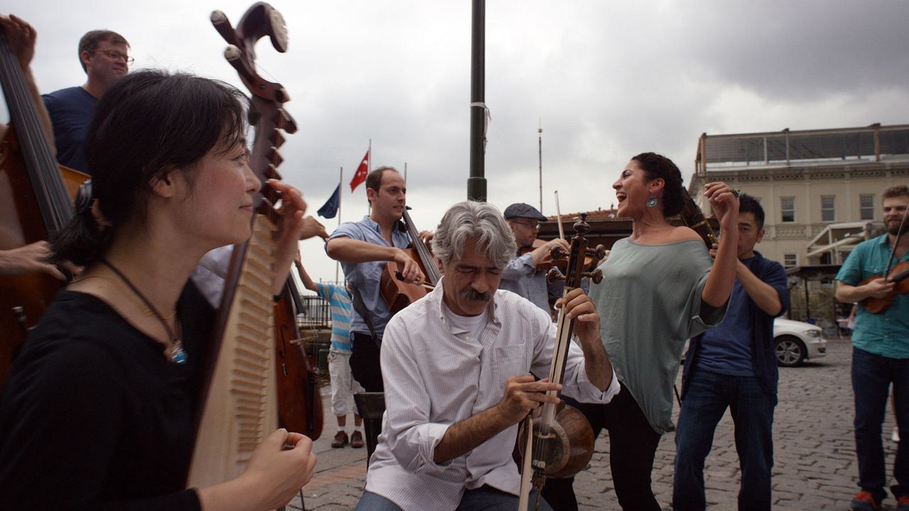 The Music of Strangers: Yo Yo Ma & the Silkroad Ensemble : Bild