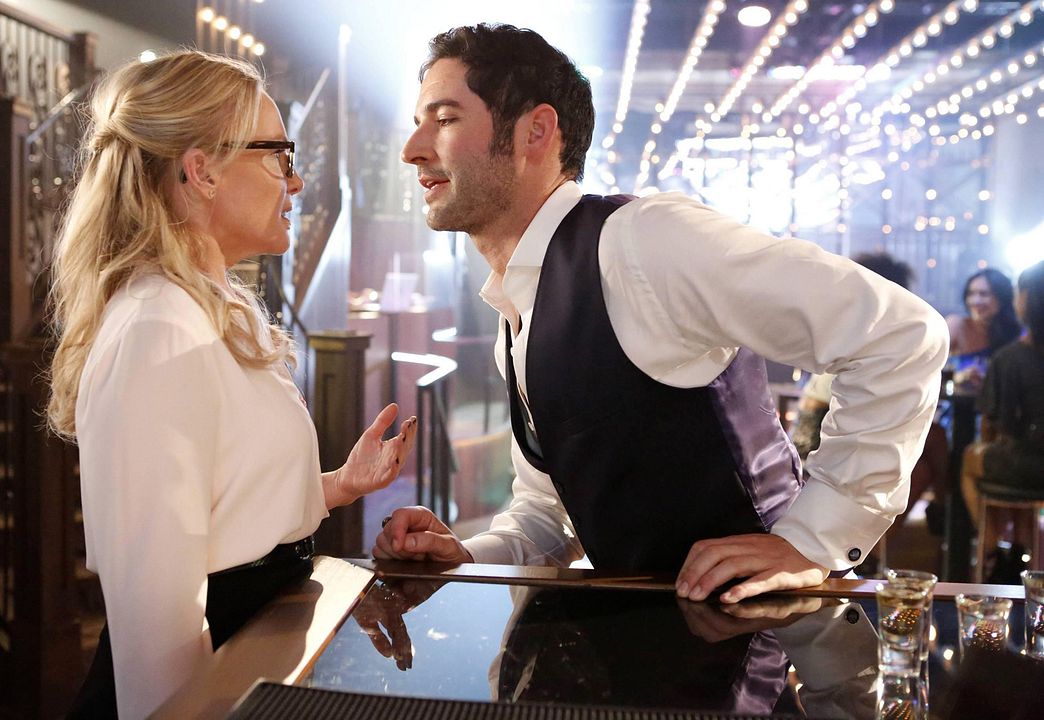 Lucifer : Bild Rachael Harris, Tom Ellis