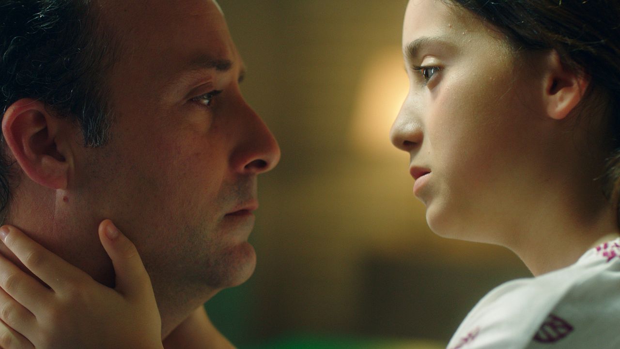 Sen Benim Herşeyimsin : Bild Tolga Çevik, Tuna Çevik