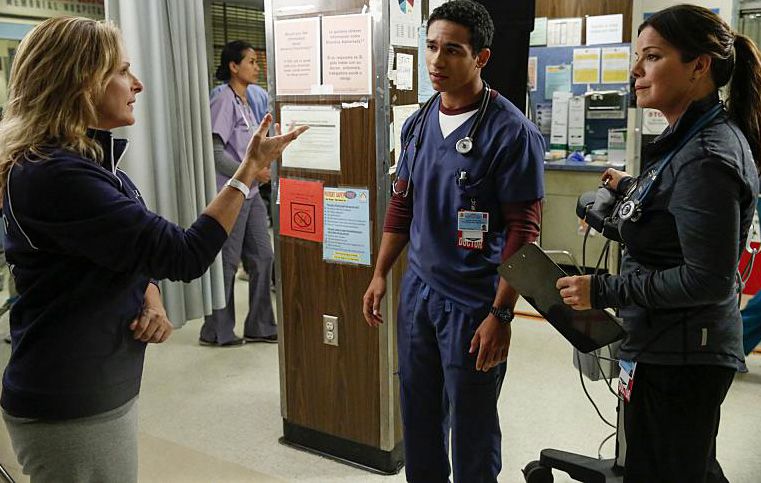 Code Black - Ärzte am Limit : Bild Noah Gray-Cabey, Marcia Gay Harden, Marlee Matlin