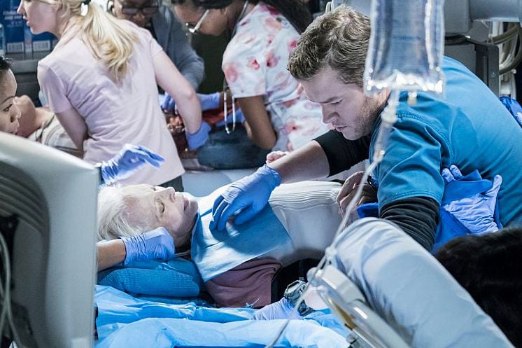 Code Black - Ärzte am Limit : Bild Harry M. Ford, Barbara Bain