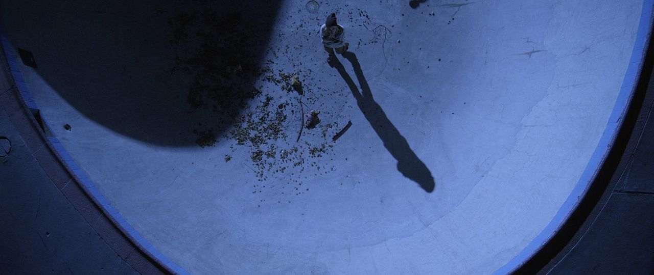 Girl on the Edge : Bild