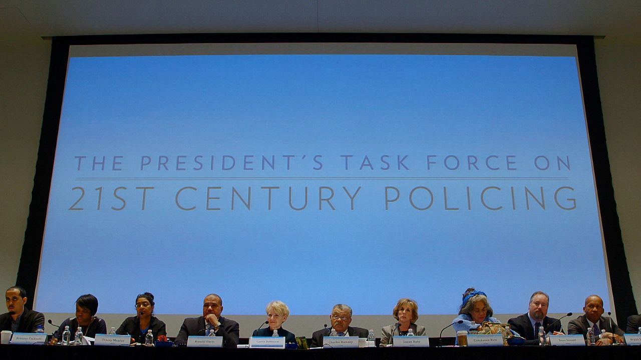 Do Not Resist - Police 3.0 : Bild