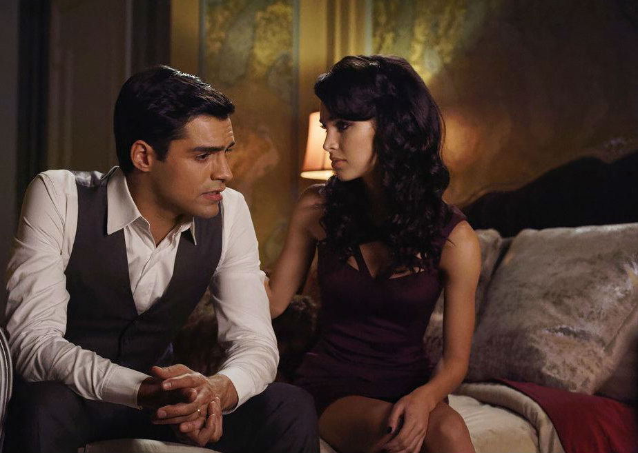 Incorporated : Bild Sean Teale, Denyse Tontz