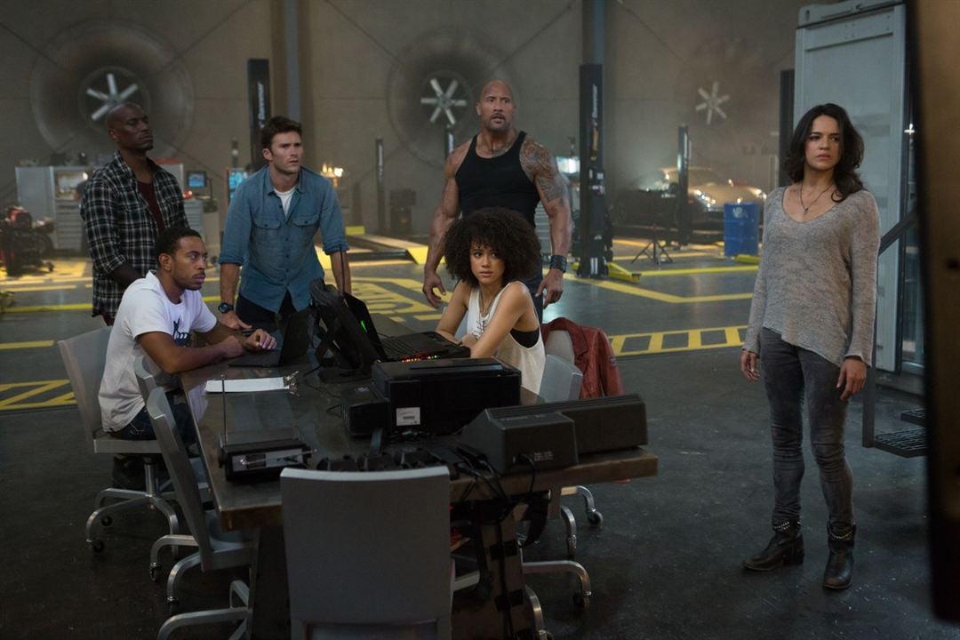 Fast & Furious 8 : Bild Nathalie Emmanuel, Scott Eastwood, Dwayne Johnson, Tyrese Gibson, Michelle Rodriguez, Ludacris