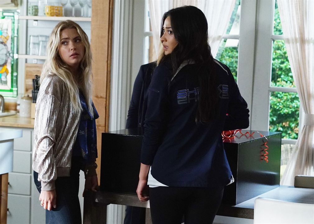 Pretty Little Liars : Bild Ashley Benson, Shay Mitchell