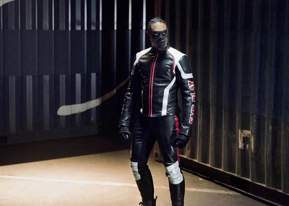 Arrow : Bild Echo Kellum