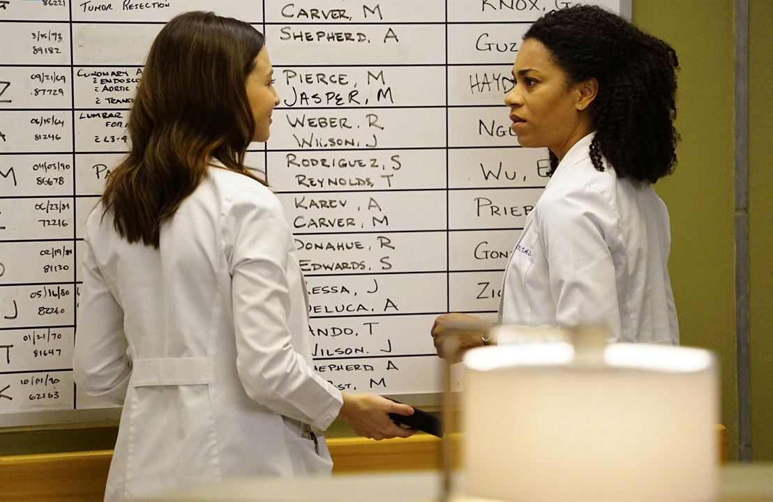 Grey's Anatomy - Die jungen Ärzte : Bild Kelly McCreary, Caterina Scorsone