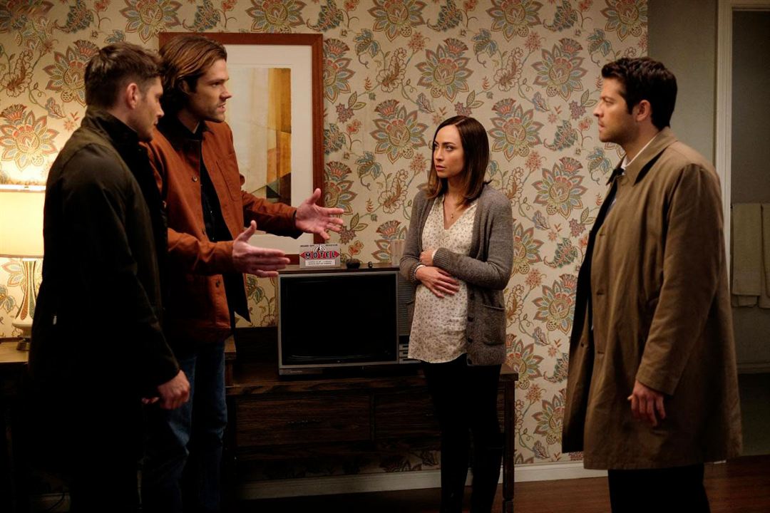 Supernatural : Bild Misha Collins, Jensen Ackles, Courtney Ford, Jared Padalecki