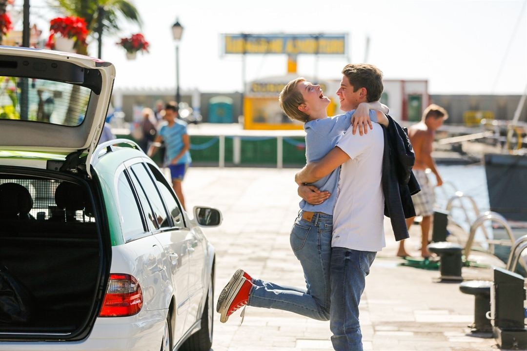 Halt mich fest : Bild Clara Rosager, Nikolaj Groth