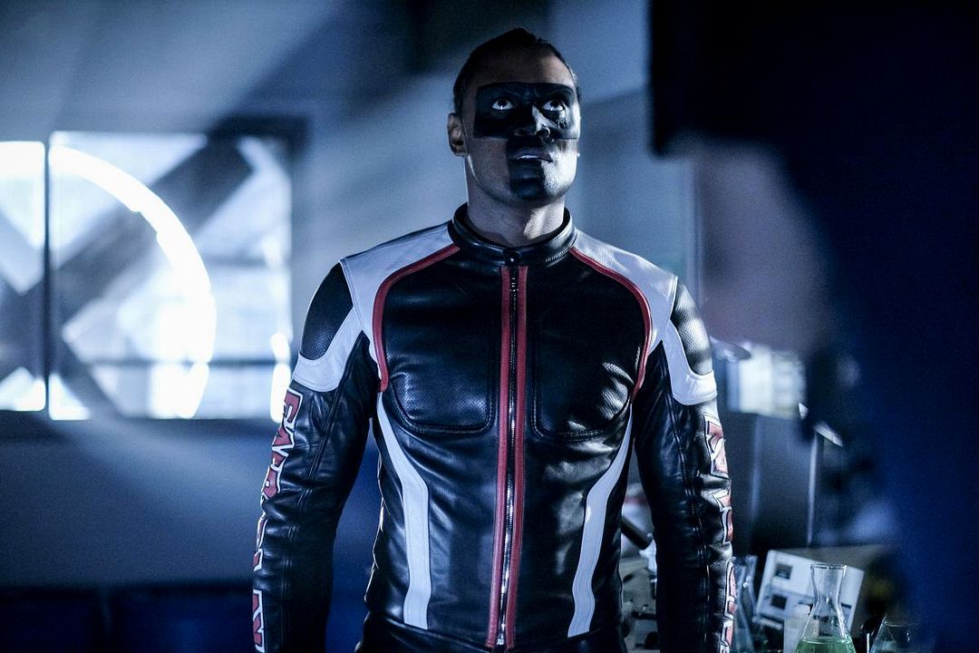 Arrow : Bild Echo Kellum