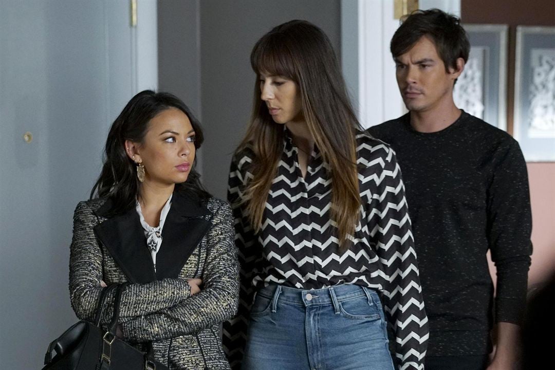 Pretty Little Liars : Bild Janel Parrish, Tyler Blackburn, Troian Bellisario