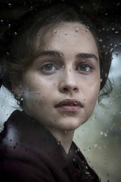 Voice From The Stone - Ruf aus dem Jenseits : Bild Emilia Clarke