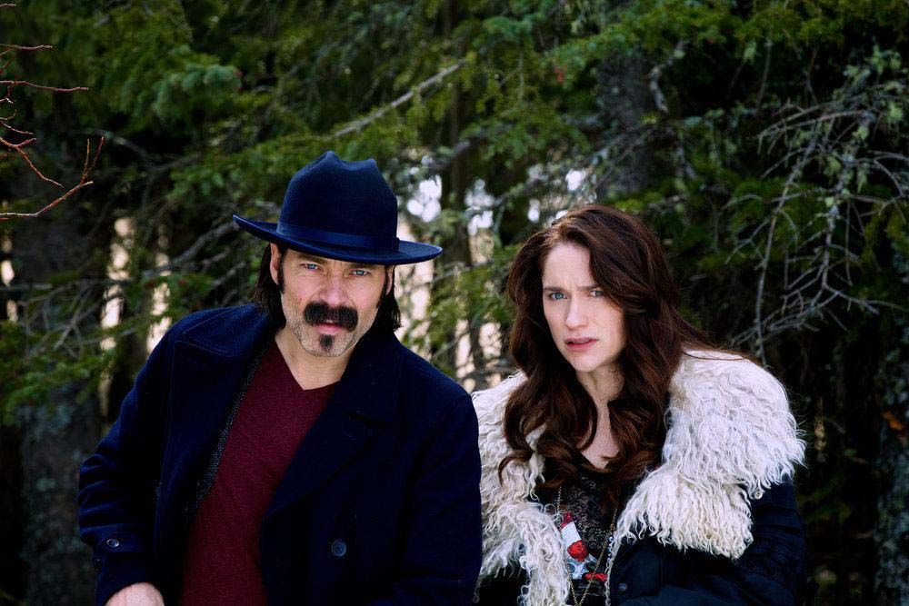 Wynonna Earp : Bild Tim Rozon, Melanie Scrofano