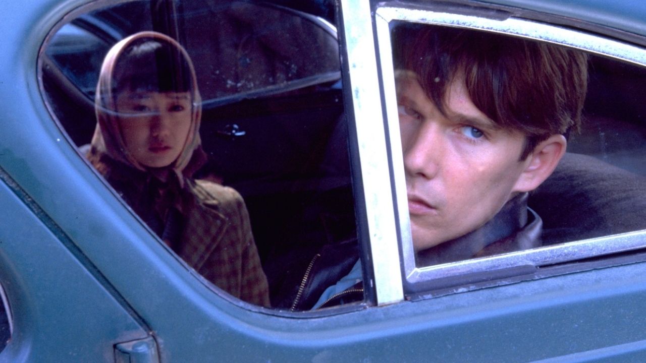 Schnee, der auf Zedern fällt : Bild Ethan Hawke