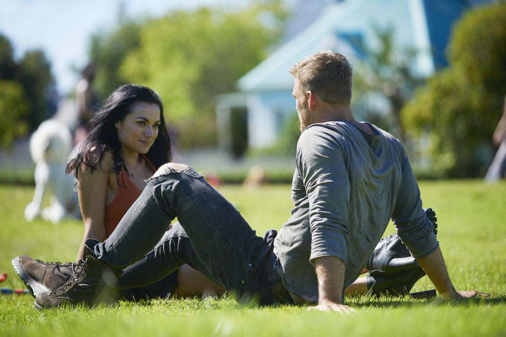 Blood Drive : Bild Christina Ochoa, Alan Ritchson