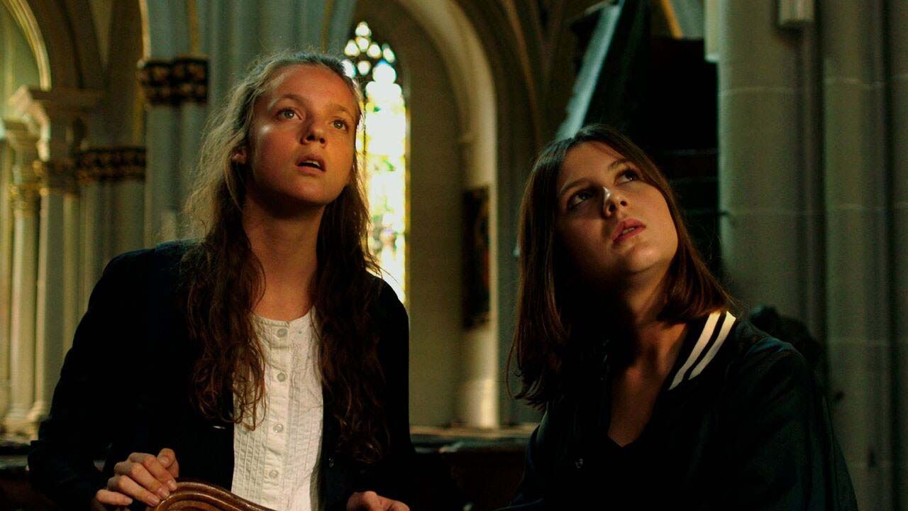 Sarah spielt einen Werwolf : Bild