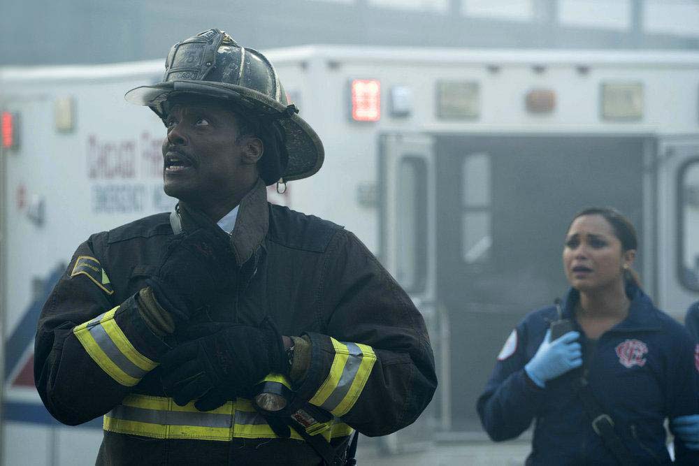 Chicago Fire : Bild Eamonn Walker, Monica Raymund