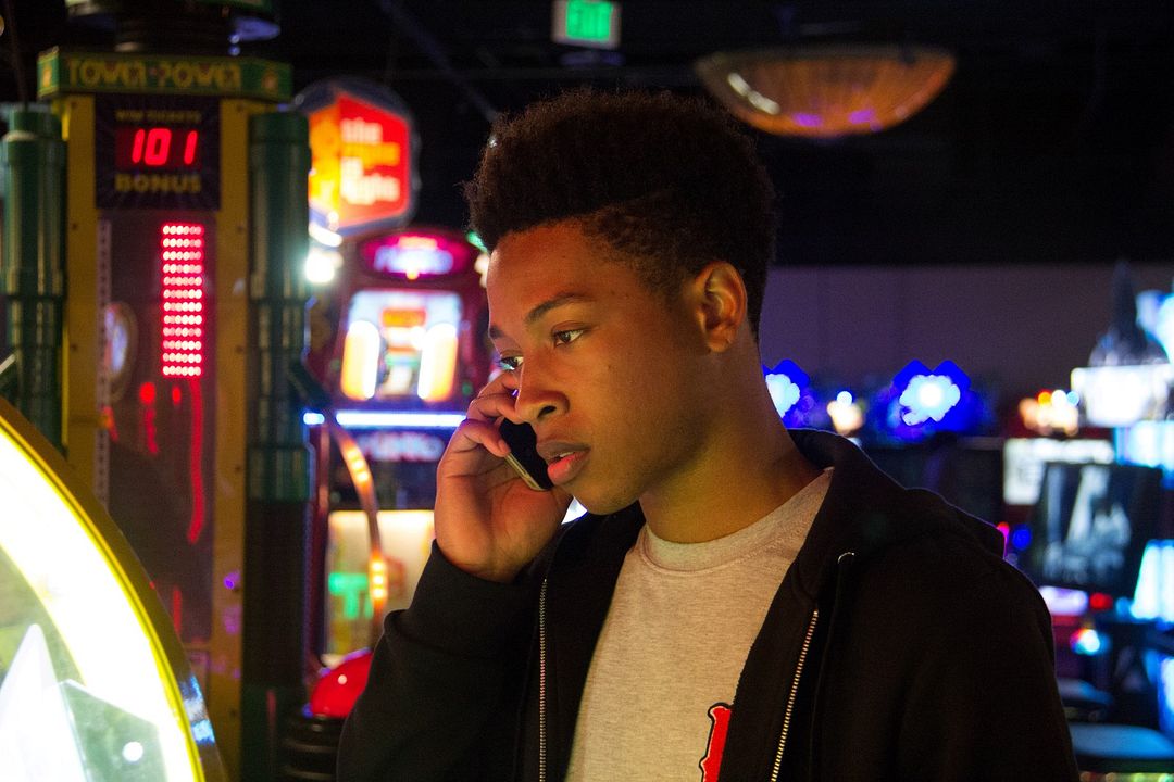 Sleight - Tricks & Drugs & Zauberei : Bild Jacob Latimore