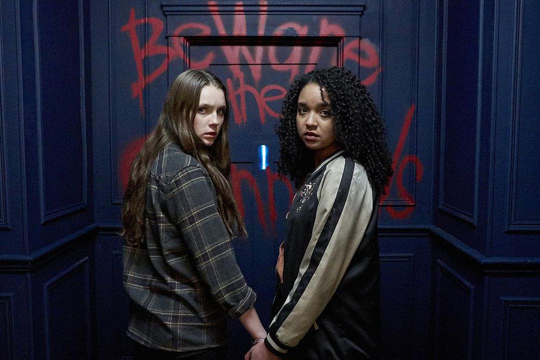 Channel Zero : Bild Amy Forsyth, Aisha Dee