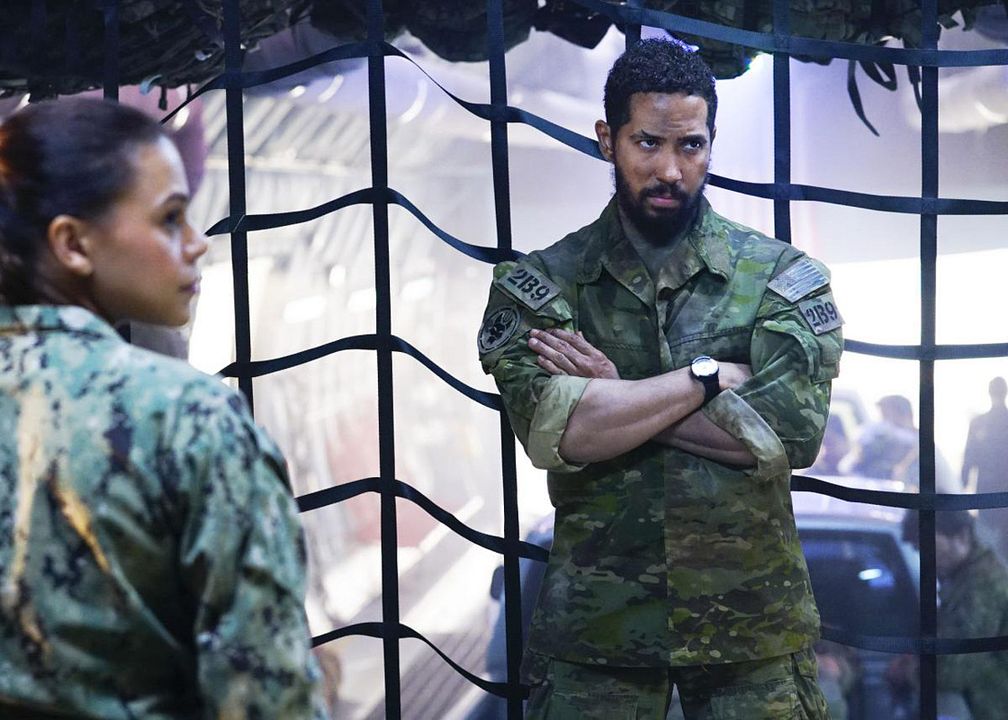 SEAL Team : Bild Neil Brown Jr., Toni Trucks
