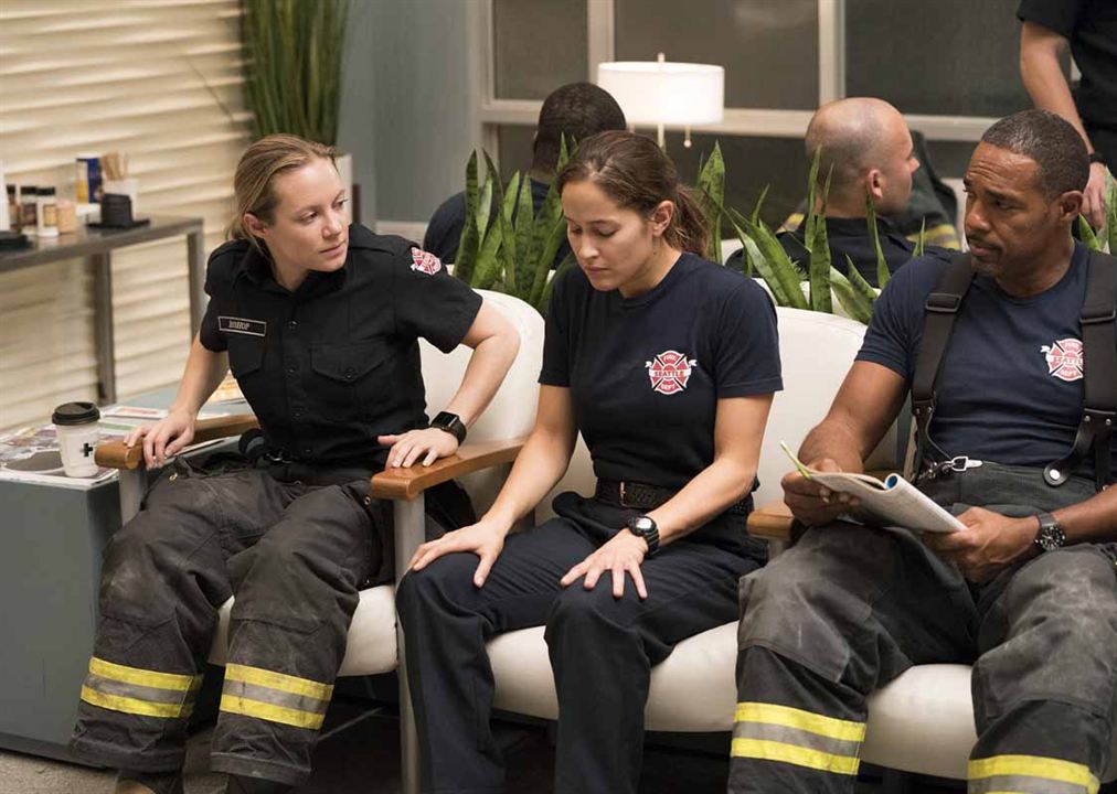 Seattle Firefighters - Die jungen Helden : Bild Jaina Lee Ortiz, Jason George (II), Danielle Savre, Jason George