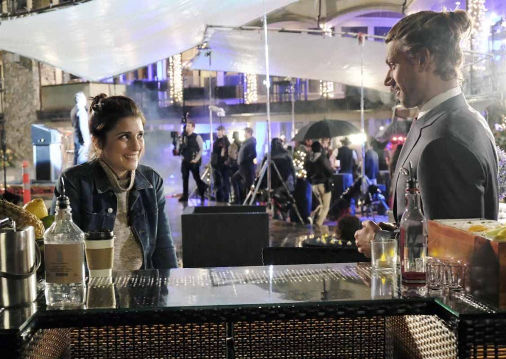 UnREAL : Bild Adam Demos, Shiri Appleby