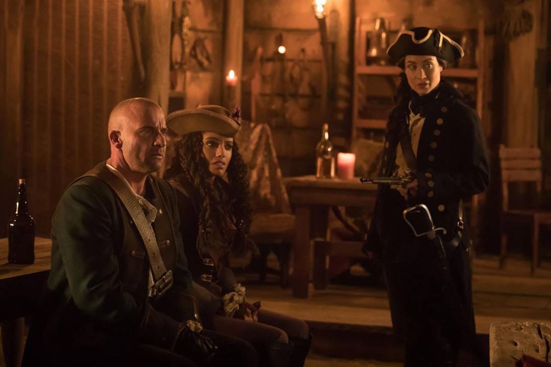 DC's Legends Of Tomorrow : Bild Maisie Richardson-Sellers, Courtney Ford, Dominic Purcell