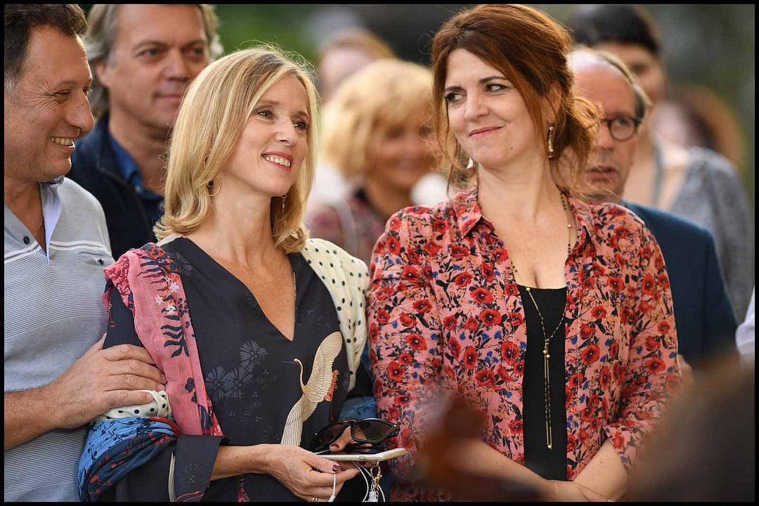 Champagner & Macarons - Ein unvergessliches Gartenfest : Bild Léa Drucker, Agnès Jaoui