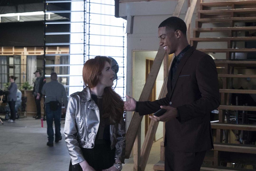 Famous In Love : Bild Bella Thorne, Keith Powers