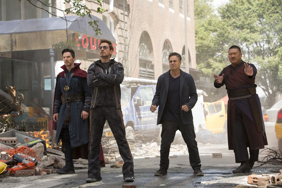 Avengers 3: Infinity War : Bild Robert Downey Jr., Benedict Cumberbatch, Mark Ruffalo, Benedict Wong