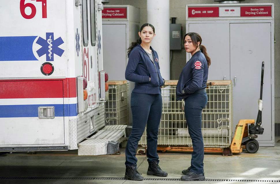 Chicago Fire : Bild Monica Raymund, Miranda Rae Mayo