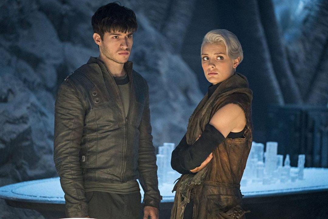 Krypton : Bild Cameron Cuffe, Wallis Day